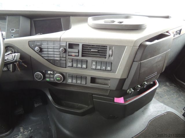 Standard tractor unit VOLVO FH 500 Globetrotter