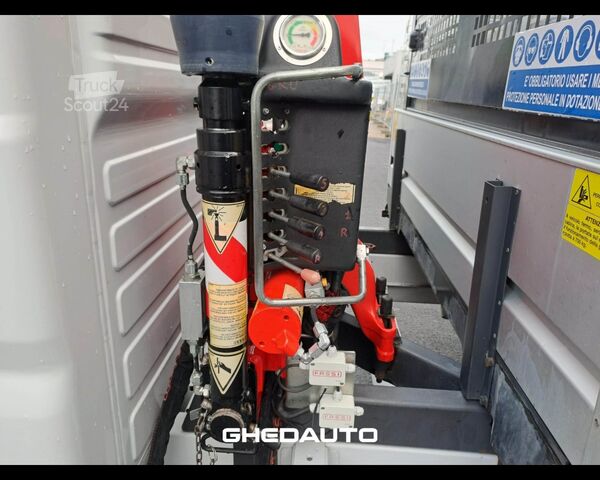 Minibus FIAT FIAT DUCATO CON CASSONE FISSO E GRU