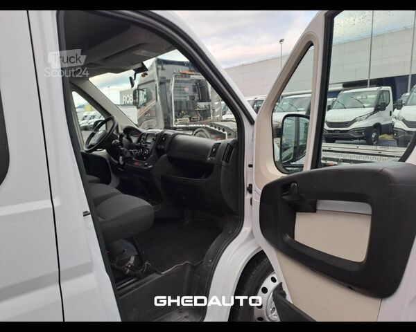 Minibus FIAT FIAT DUCATO CON CASSONE FISSO E GRU