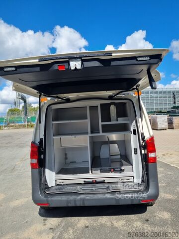 Ambulance voor spoedeisende artseninzet Mercedes-Benz Vito Notarzteinsatzfahrzeug NEF