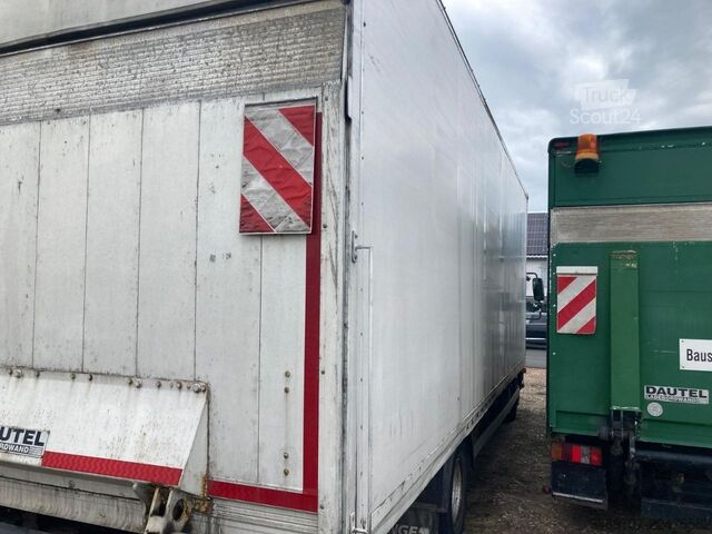 škatlasti tovornjak MAN TGL 12.240
