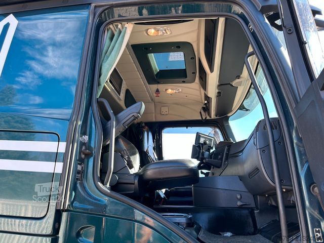 Teherautóra szerelt daru MERCEDES-BENZ 3253 Pritsche + HIAB 302 Kran 8x2-4
