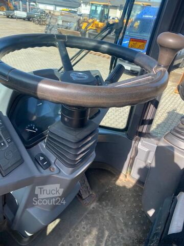 Chargeuse Volvo L 30 G