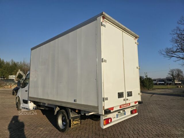 Furgone Renault Master gemellato