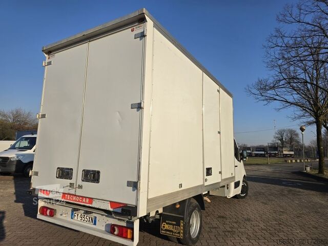 Furgone Renault Master gemellato