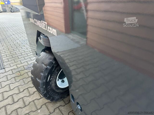 Wózek widłowy czterokierunkowy Combilift C4800 /Diesel/Low Triplex