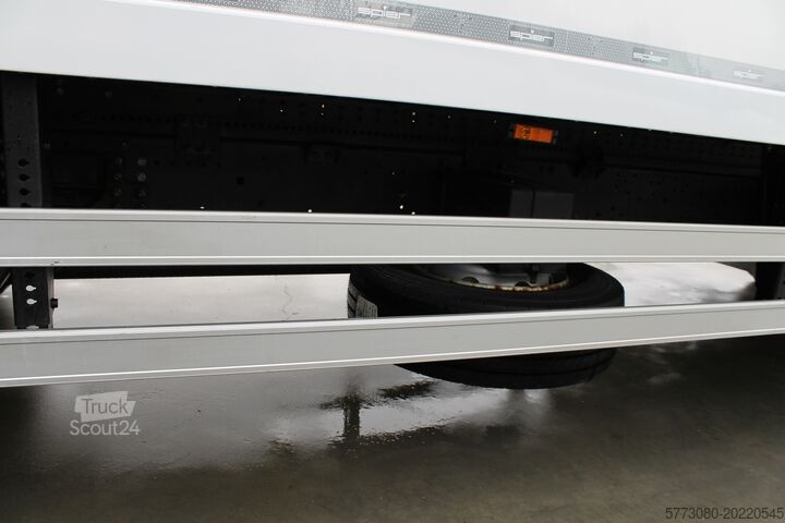 Lastebil med lasteplan Iveco ML 140E25/P EVI_D
