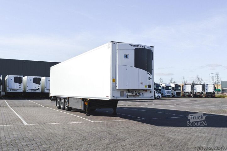 Polpriklopnik za prevoz hladilnikov SCHMITZ CARGOBULL SKO FP 60 ThermoKing SLXi 300