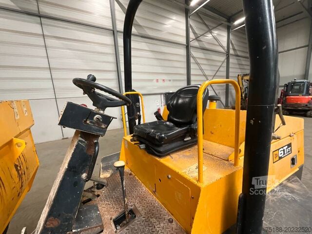 Döngölő teherautó JCB 6 TF T