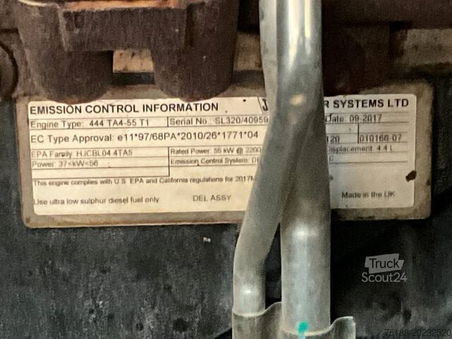 Döngölő teherautó JCB 6 TF T