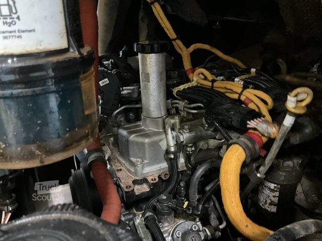 Döngölő teherautó Neuson DW 90