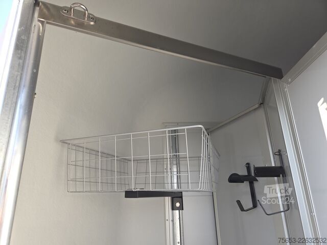 Remorque de transport de chevaux Cheval Liberté Touring Country 2,6t berry Sattelschrank