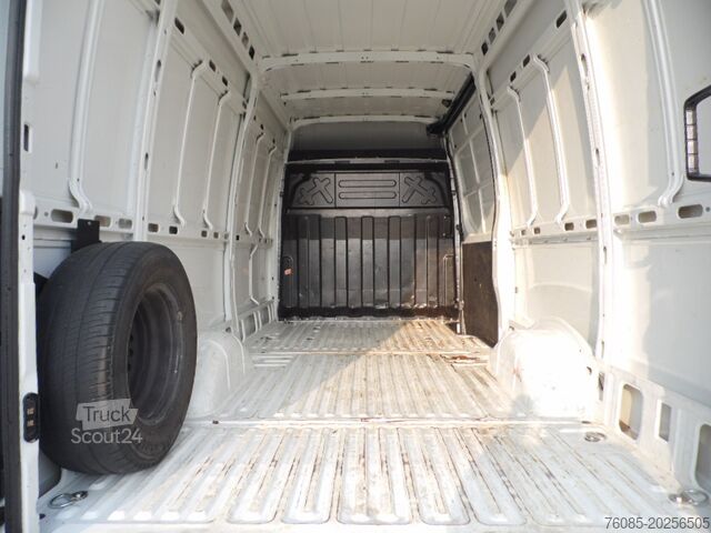 Fourgon fermé Iveco DAILY 35S14NV 3.0 CNG PLM-TA