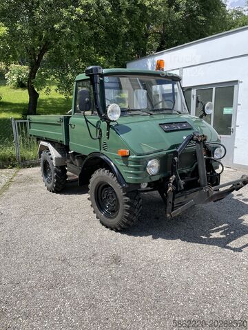 Unimog Mercedes-Benz Unimog U 421
