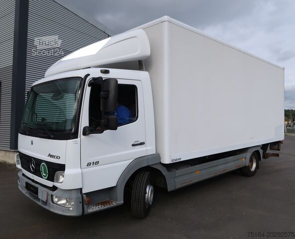 Transportador com mala Mercedes-Benz 818 L