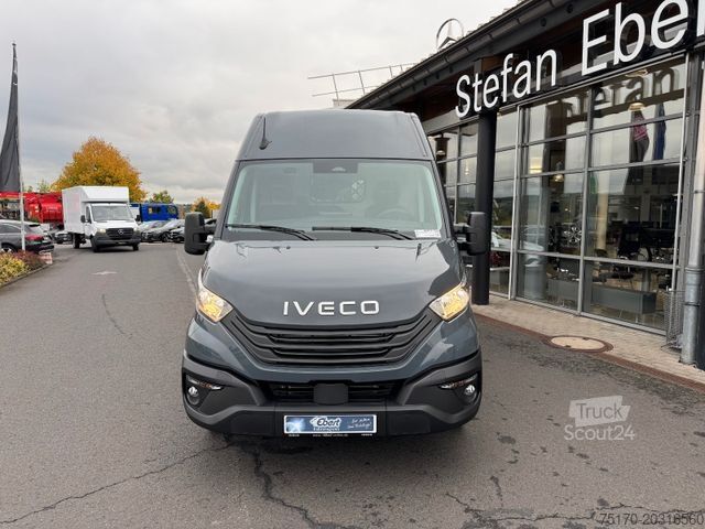 Panelová dodávka IVECO Daily 35S18HA8 3.0L *R3.520mm*AHK*2xSchiebetür*