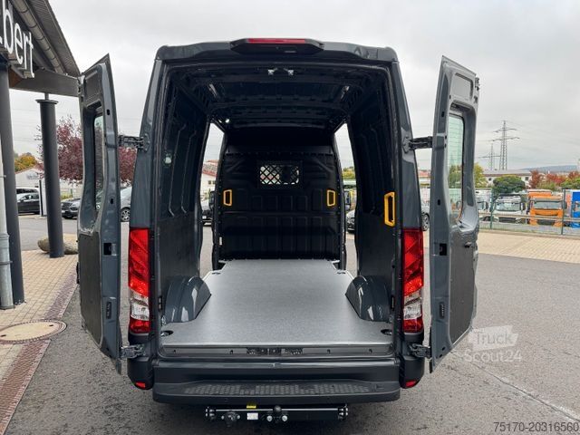 Panelová dodávka IVECO Daily 35S18HA8 3.0L *R3.520mm*AHK*2xSchiebetür*