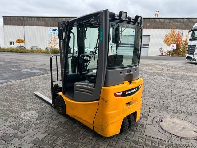 Frontgaffeltruck JUNGHEINRICH EFG 215 / Triplex 4.25m / 1.851h / Batterie 2023