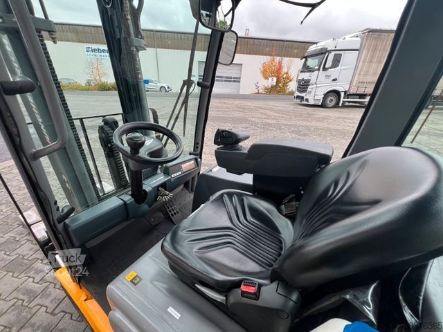 Frontgaffeltruck JUNGHEINRICH EFG 215 / Triplex 4.25m / 1.851h / Batterie 2023