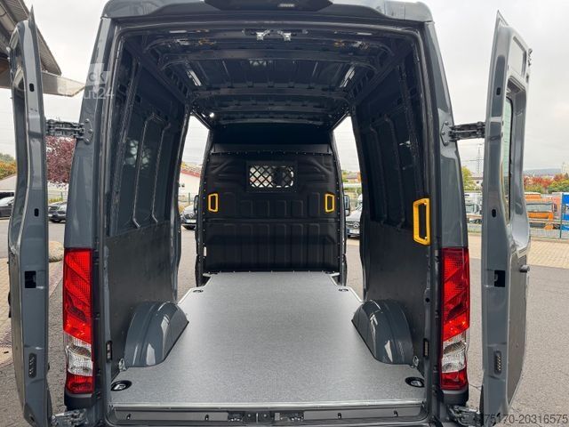 Фургон з високим дахом IVECO Daily 35S18HA8 3.0L *R3.520mm*AHK*2xSchiebetür*