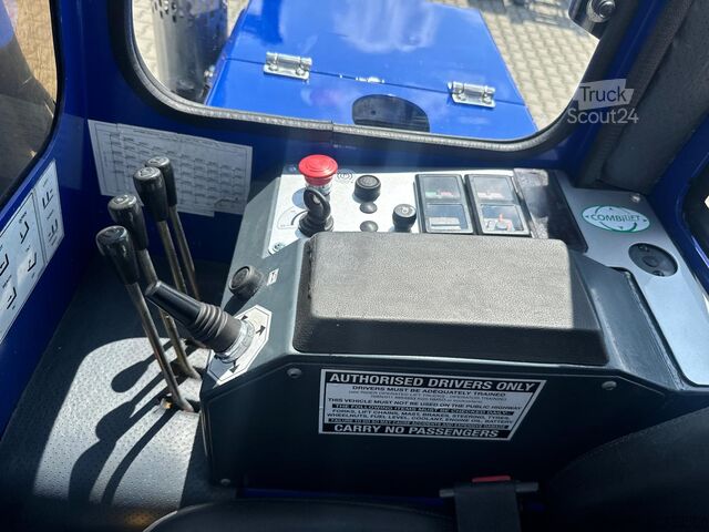 Empilhadeira de quatro direções Combilift C3000/ Mast 7500 mm /Teleskopic forks