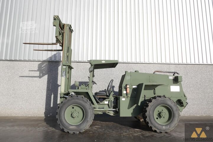 Vorkheftruck voor ruw terrein Case M4K Ex-army