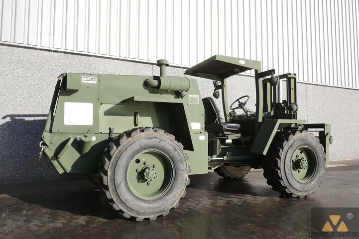 Vorkheftruck voor ruw terrein Case M4K Ex-army