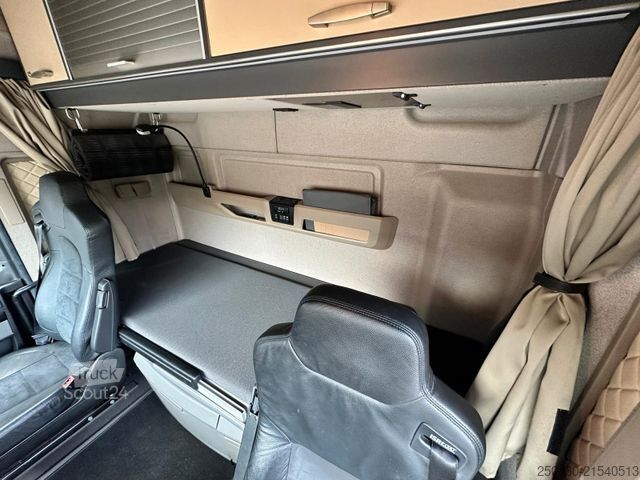 Standard SZM MAN TGX 18.460 Individual 2x AHK Hubsattel Retarder