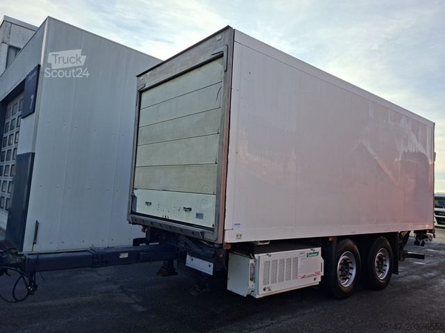 Remolque frigorífico SCHMITZ CARGOBULL 18 to Tandem Kühlkoffer Ladebordwand Durchlader