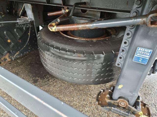 Koeltrailers SCHMITZ CARGOBULL 18 to Tandem Kühlkoffer Ladebordwand Durchlader