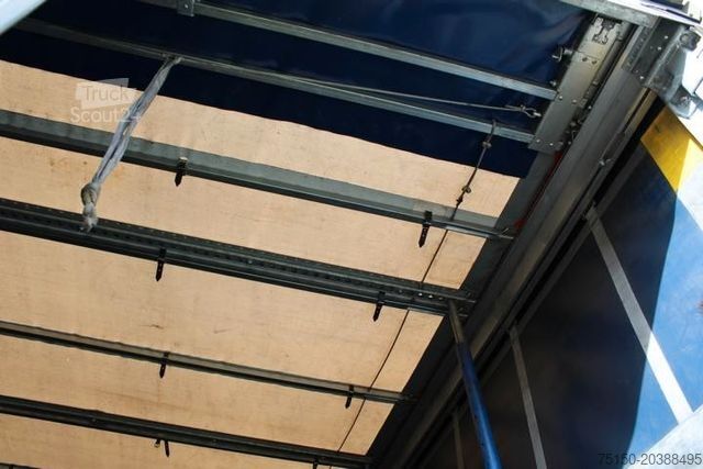 Вантажівка з платформою і тентом VOLVO FL 210 4x2 BL - Edscha fähig - Nr.: 387