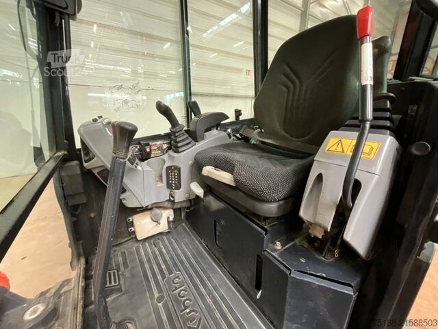 Mini excavator Kubota U 27-4 HI