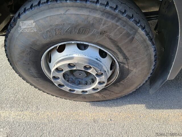 Standard tractor unit Iveco 450 8X4 CON BETONIERA CIFA