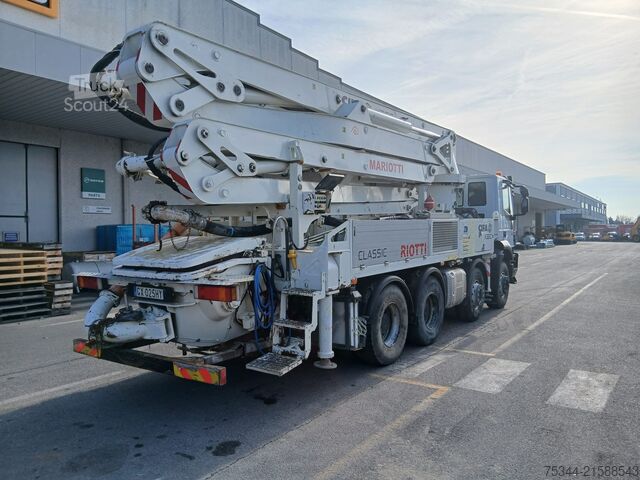 Standard tractor unit Iveco 450 8X4 CON BETONIERA CIFA