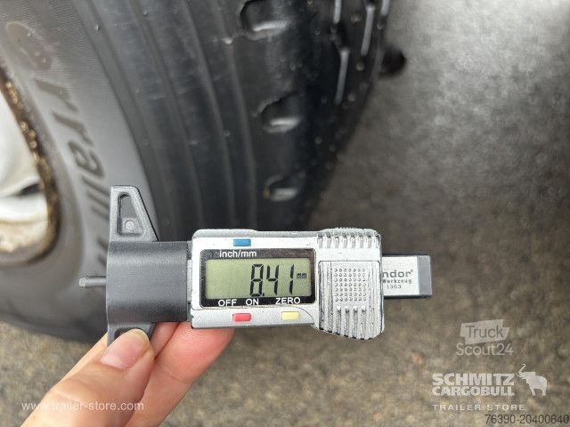 Semirimorchio con telone Schmitz Cargobull Semitrailer Curtainsider Standard