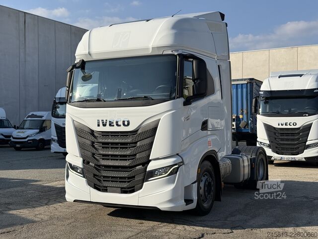 Trattore stradale standard Iveco Sway 490