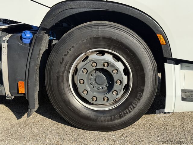 Trattore stradale standard Iveco Sway 490