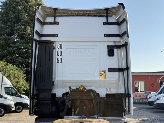 Trattore stradale standard Iveco Sway 490