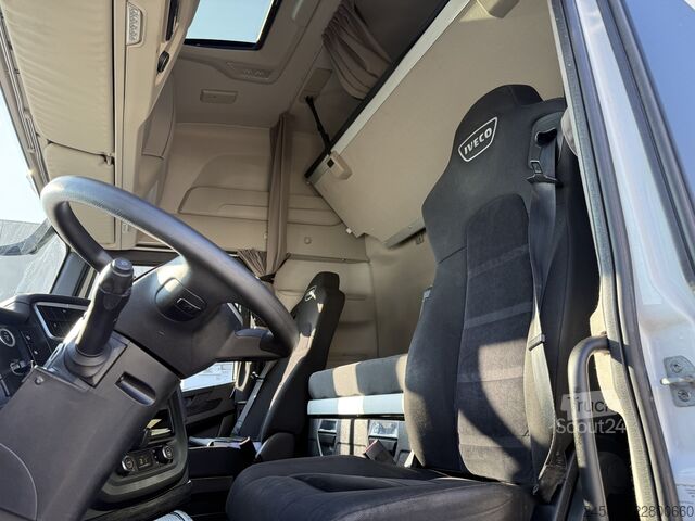 Trattore stradale standard Iveco Sway 490