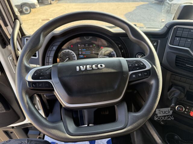 Trattore stradale standard Iveco Sway 490