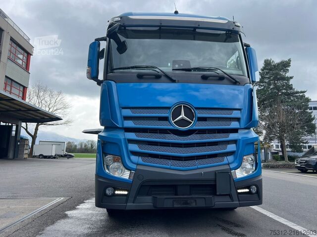 Camion cu platformă și prelată Mercedes-Benz Actros 1843  E6 LBW 2000kg Scheckheft AHK Bett