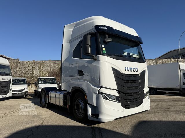 Standard tractor unit Iveco sway 490
