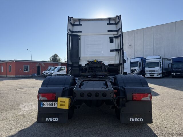 Standard tractor unit Iveco sway 490