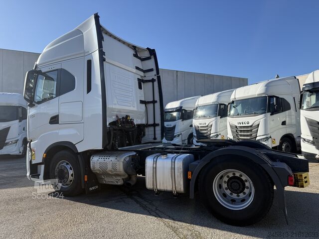 Standard tractor unit Iveco sway 490