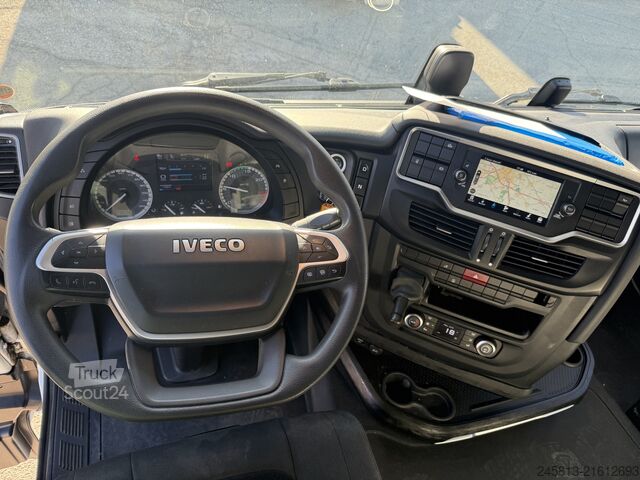 Standard tractor unit Iveco sway 490