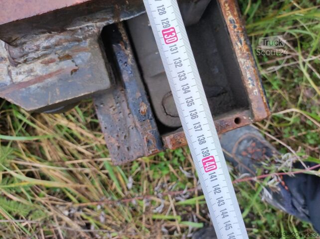 Palet çatalı  Forklift mast with forks/ Tõstuki mast käppadega