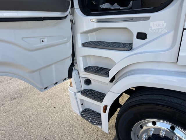 стандартный седельный тягач SCANIA 590 S