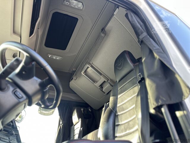 стандартный седельный тягач SCANIA 590 S