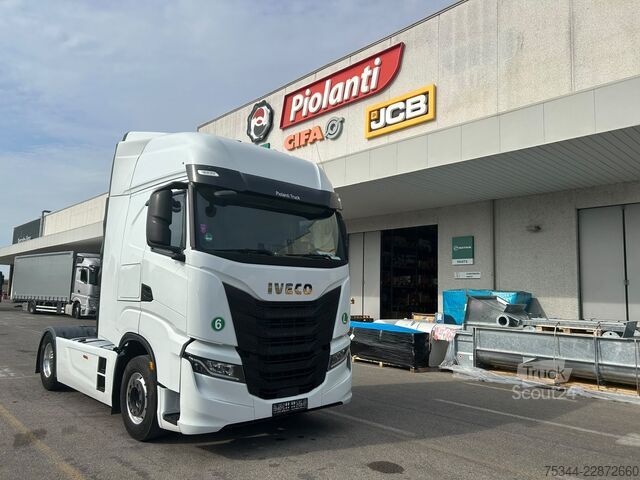 Standartinis vilkikas Iveco S-WAY 490