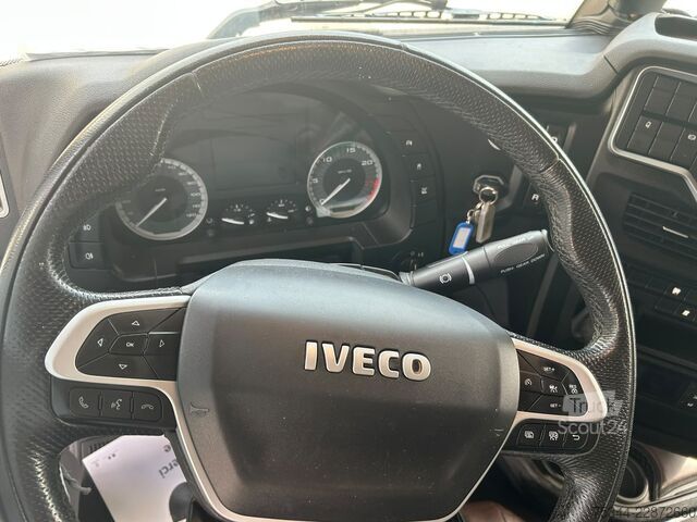 Standartinis vilkikas Iveco S-WAY 490